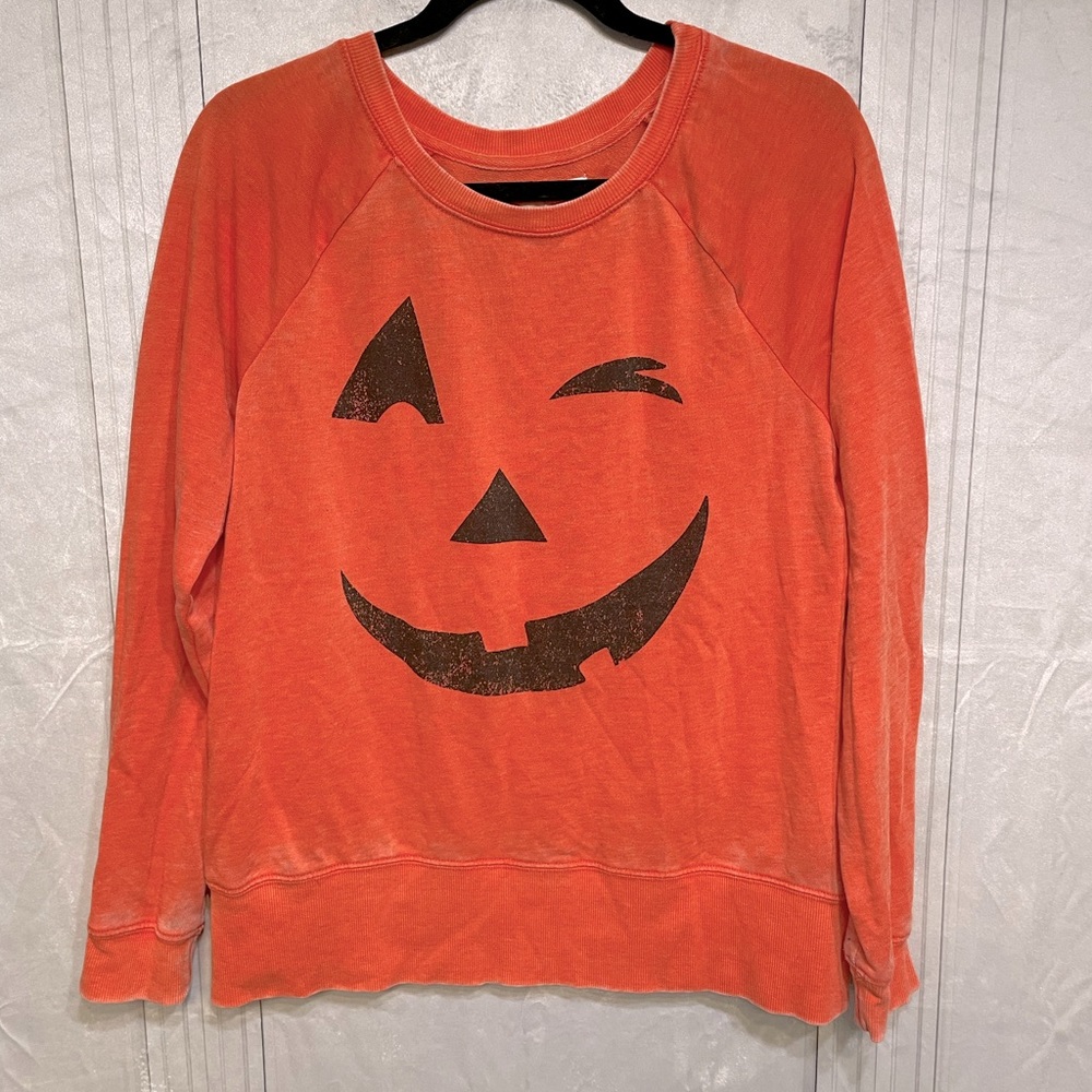 Grayson/Threads sweater - orange w/ winking pumpkin size L